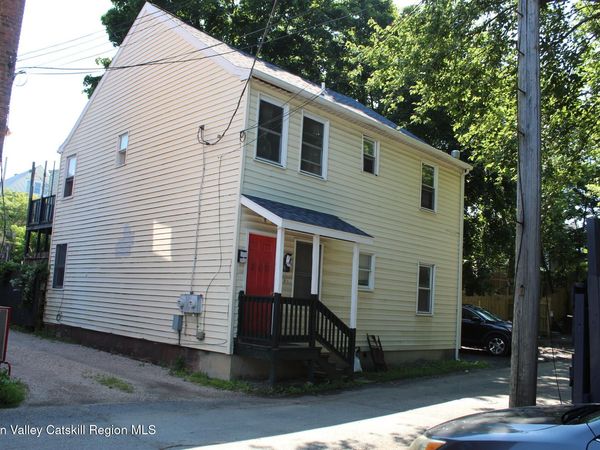 305 State Street, Hudson, NY 12534