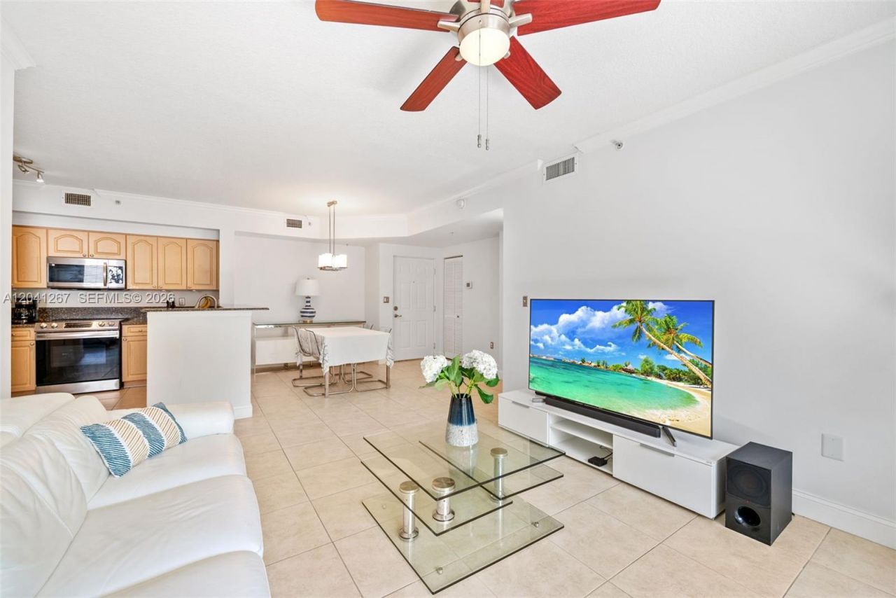 6861 SW 44th St , Unit 202, Miami, FL 33155 Photo