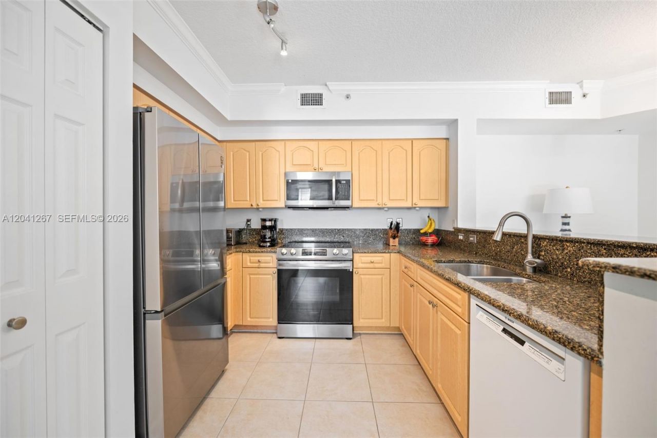 6861 SW 44th St, Unit 202, Miami, FL 33155 Photo