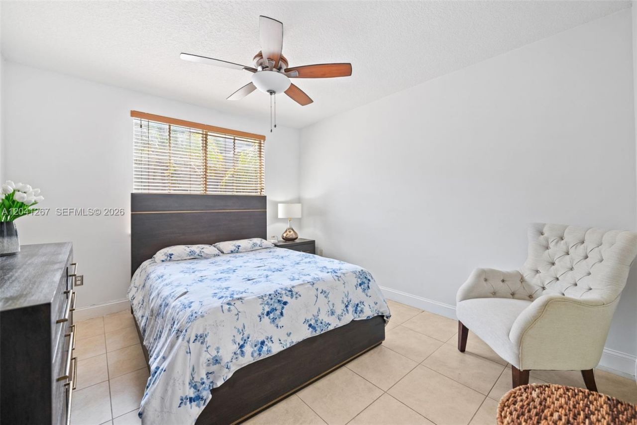 6861 SW 44th St, Unit 202, Miami, FL 33155 Photo