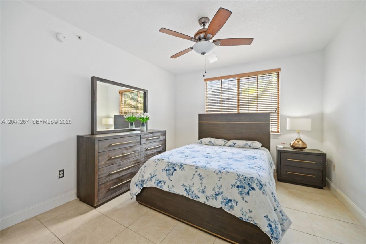 6861 SW 44th St , Unit 202, Miami, FL 33155 Photo