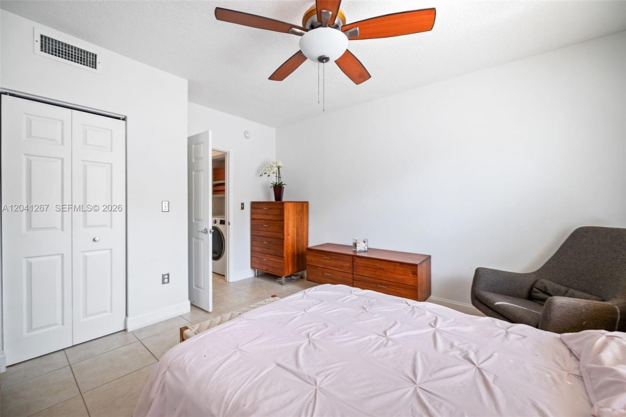 6861 SW 44th St , Unit 202, Miami, FL 33155 Photo