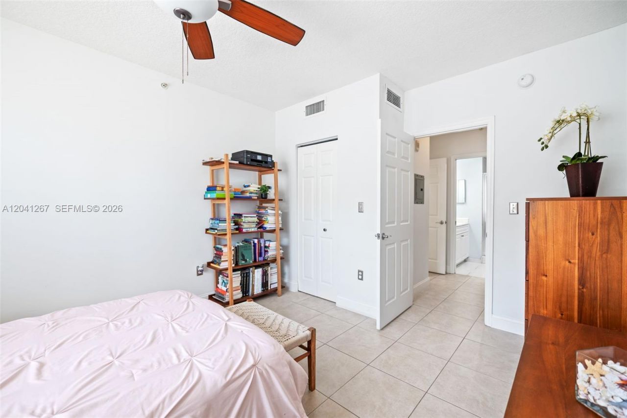6861 SW 44th St , Unit 202, Miami, FL 33155 Photo