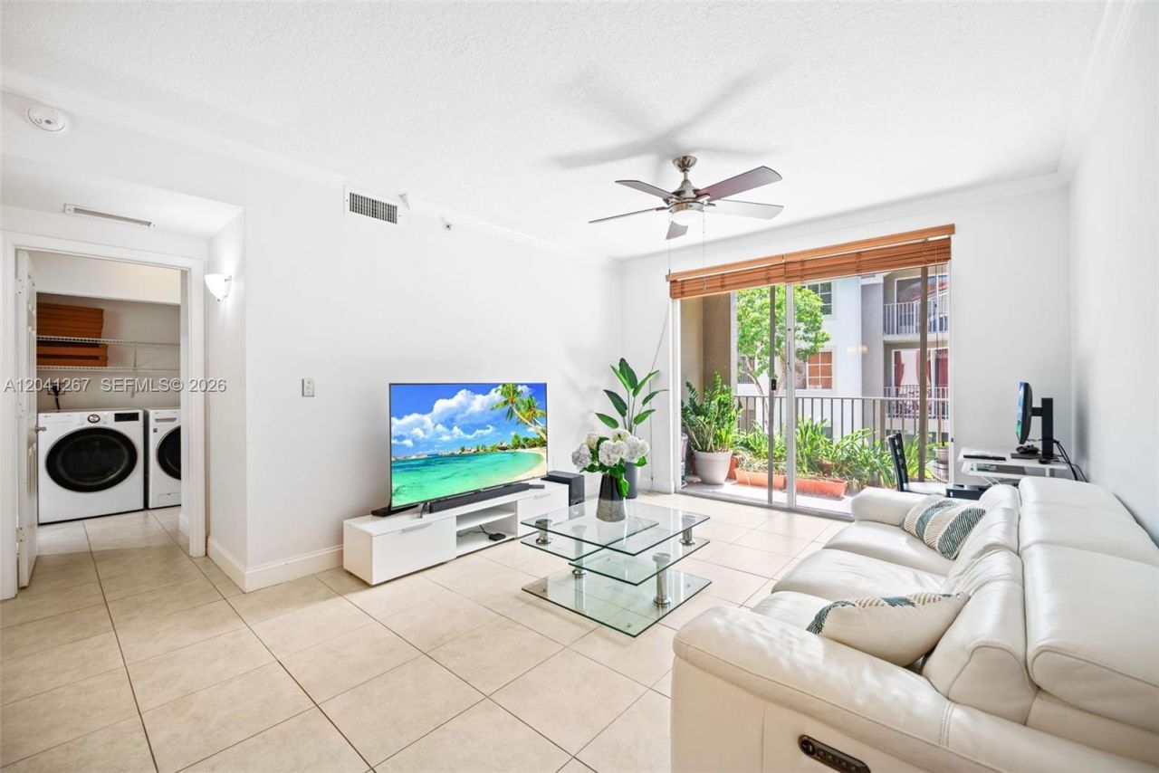 6861 SW 44th St , Unit 202, Miami, FL 33155 Photo