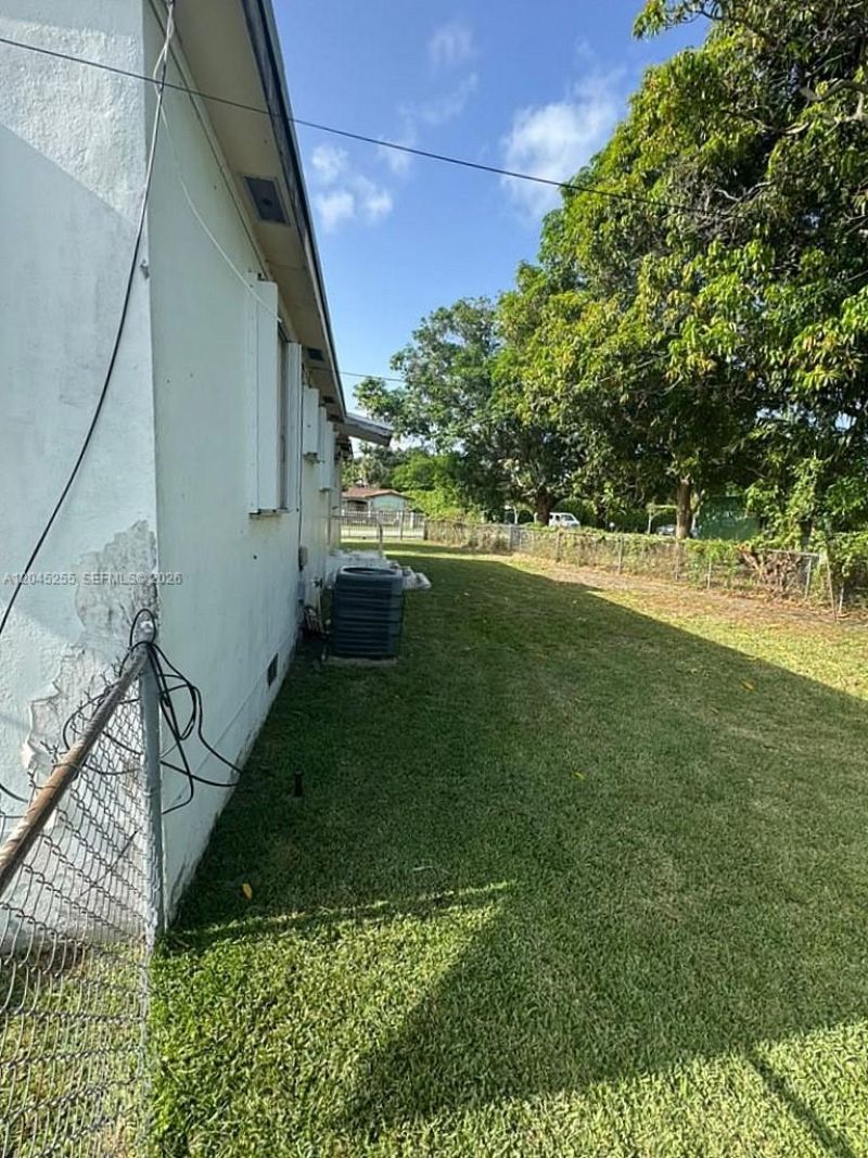 9025 NW 9th Ct, Miami, FL 33150 Photo