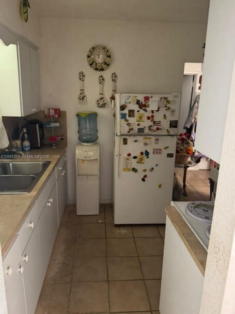 9025 NW 9th Ct, Miami, FL 33150 Photo