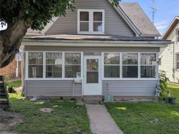 1717 High Street , Chester, IL 62233