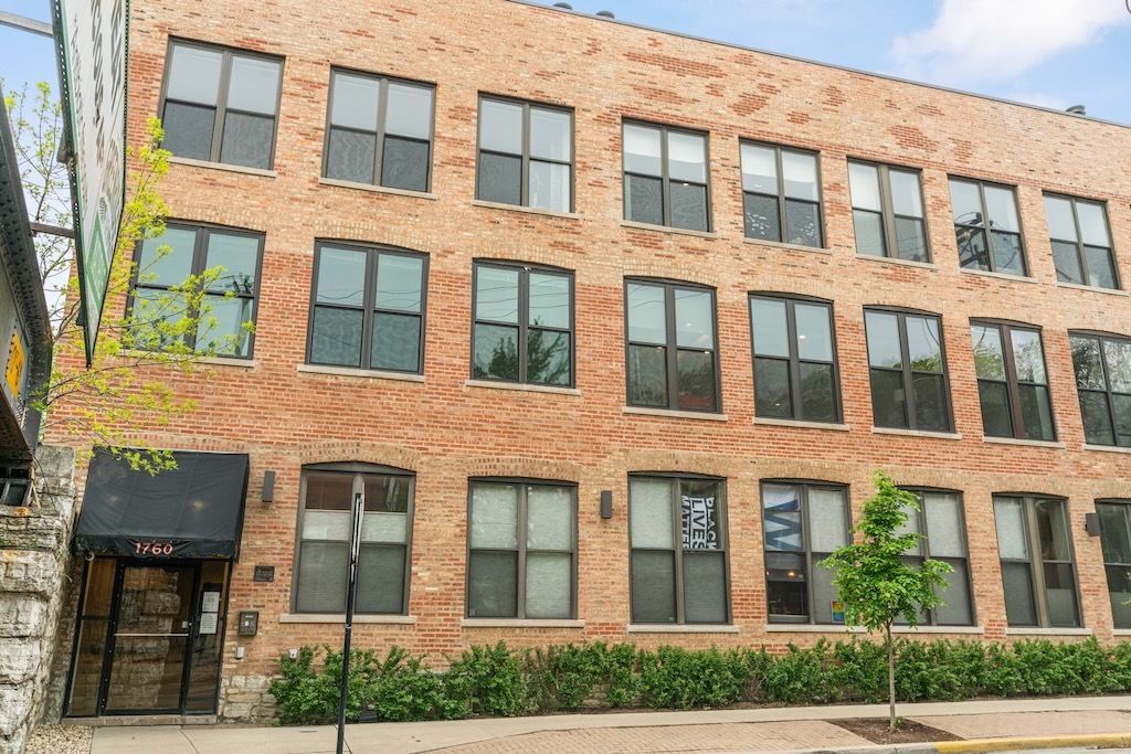 1760 W Wrightwood Avenue, Unit 103, Chicago, IL 60614 Main Photo