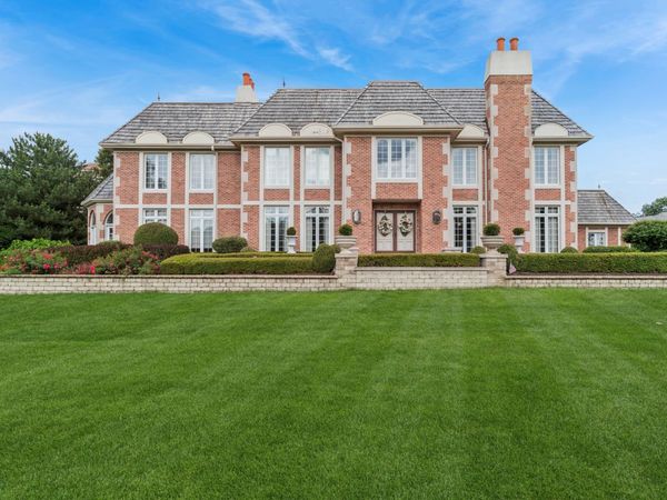 1901 Midwest Club Parkway , Oak Brook, IL 60523
