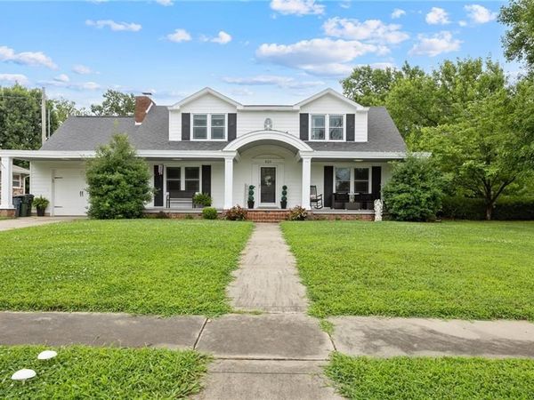 829 S College Street, Nevada, MO 64772