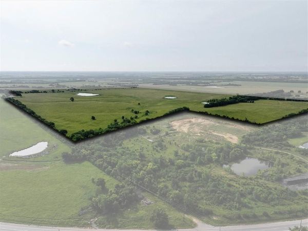 2220 Louisiana Road, Ottawa, KS 66067