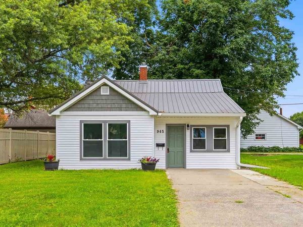 945 S 3rd, Washington, IA 52353