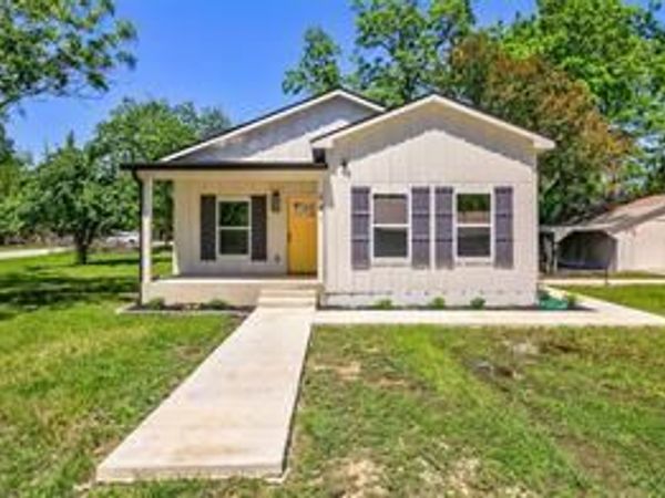 241 S Cotrell ST, Bartlett, TX 76511