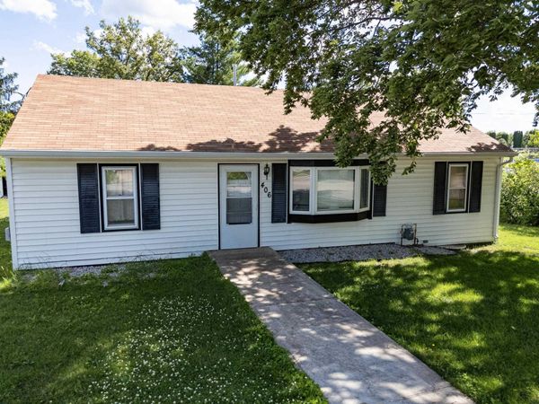 406 20th Avenue, Gilbertville, IA 50634