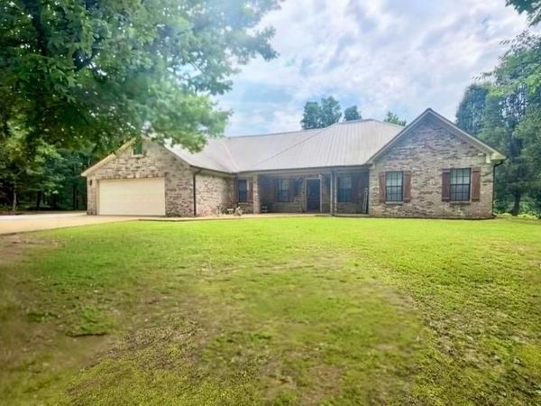 295 Road 1390, Mooreville, MS 38857