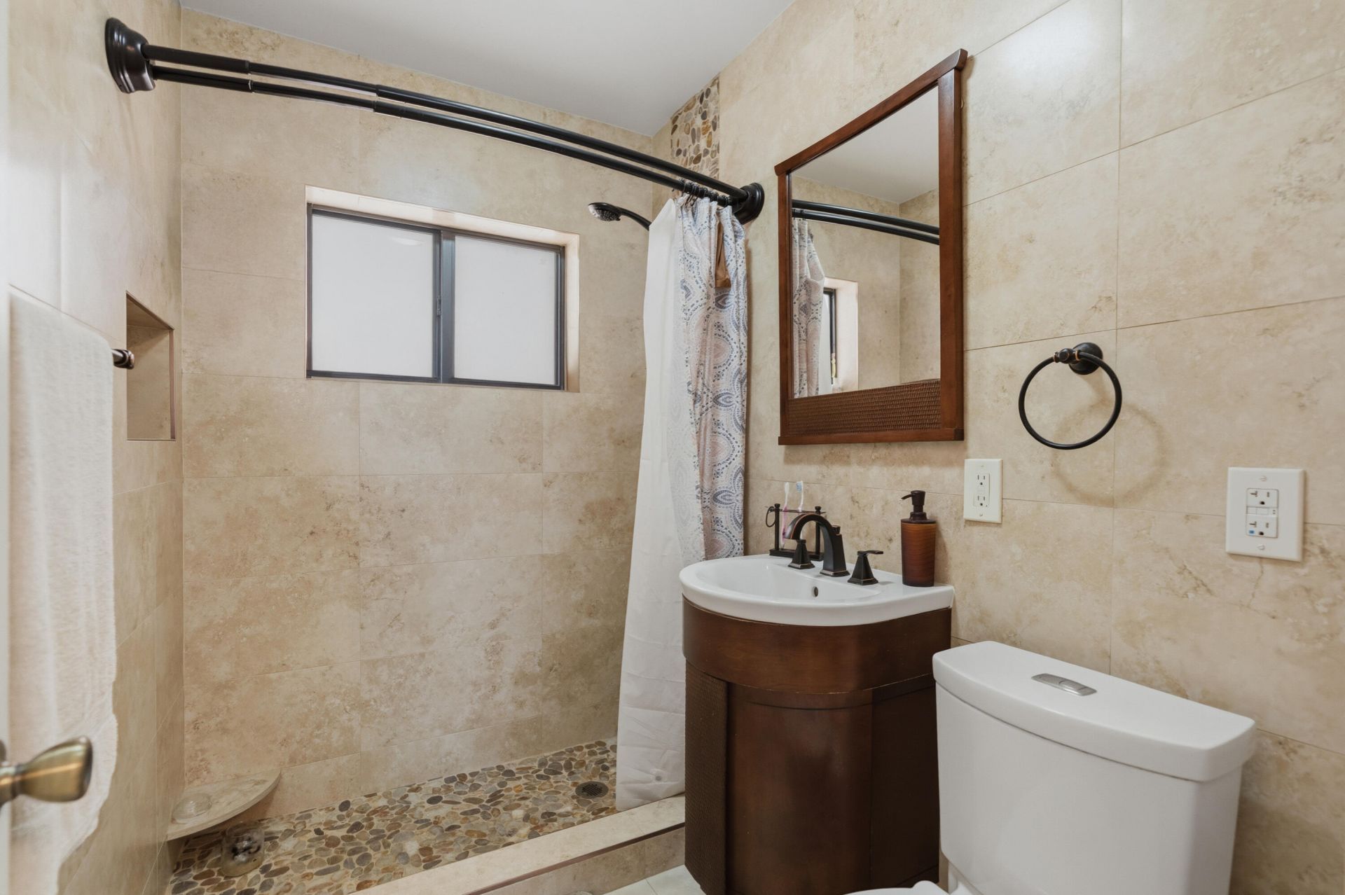 6160 W 14th Avenue, Hialeah, FL 33012 Photo
