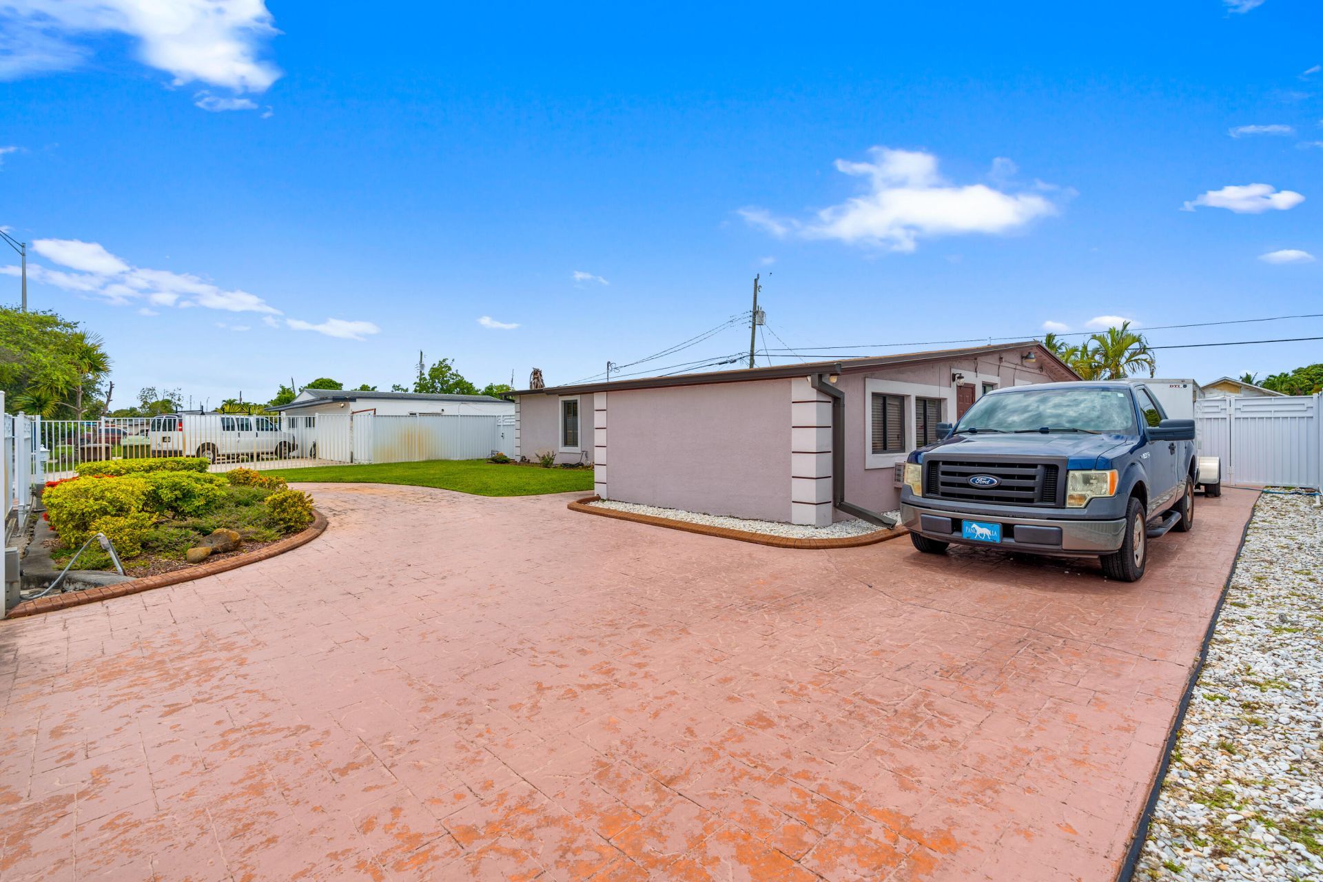 6160 W 14th Avenue, Hialeah, FL 33012 Photo