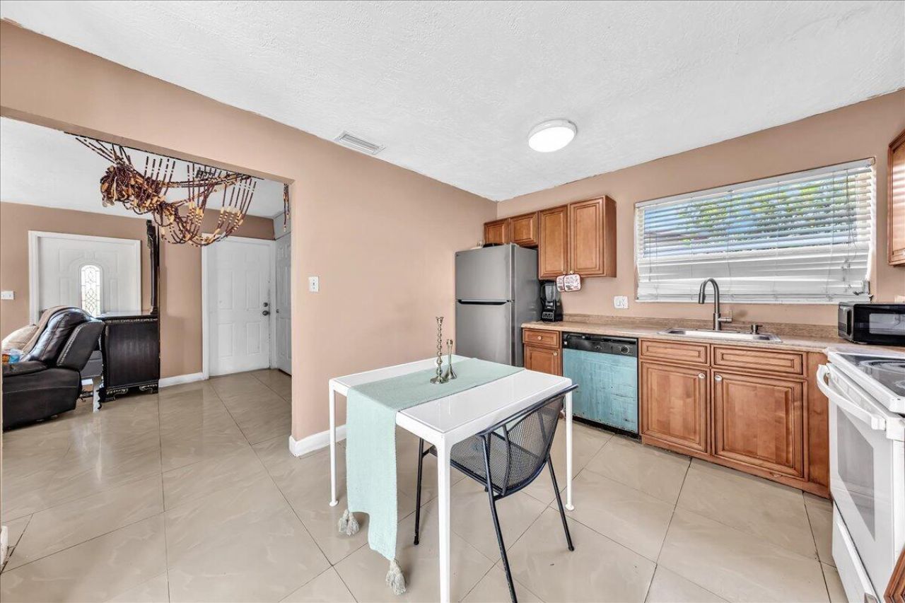 3560 NW 34th Way, Lauderdale Lakes, FL 33309 Photo
