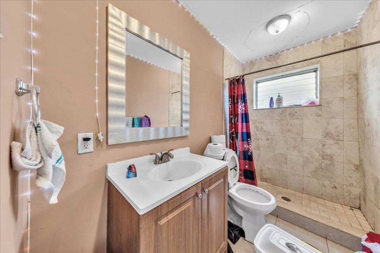 3560 NW 34th Way, Lauderdale Lakes, FL 33309 Photo