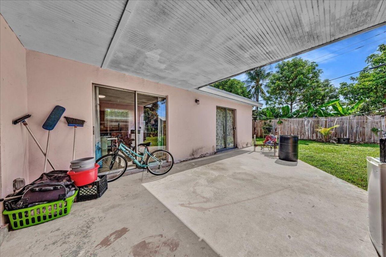 3560 NW 34th Way, Lauderdale Lakes, FL 33309 Photo