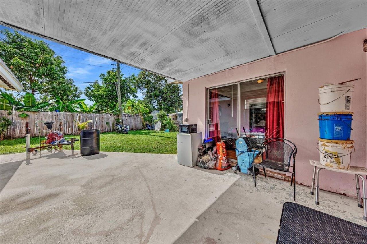 3560 NW 34th Way, Lauderdale Lakes, FL 33309 Photo