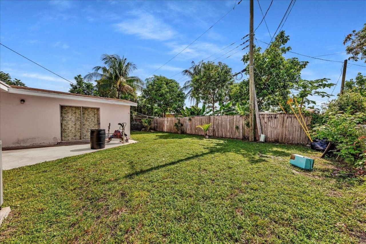 3560 NW 34th Way, Lauderdale Lakes, FL 33309 Photo