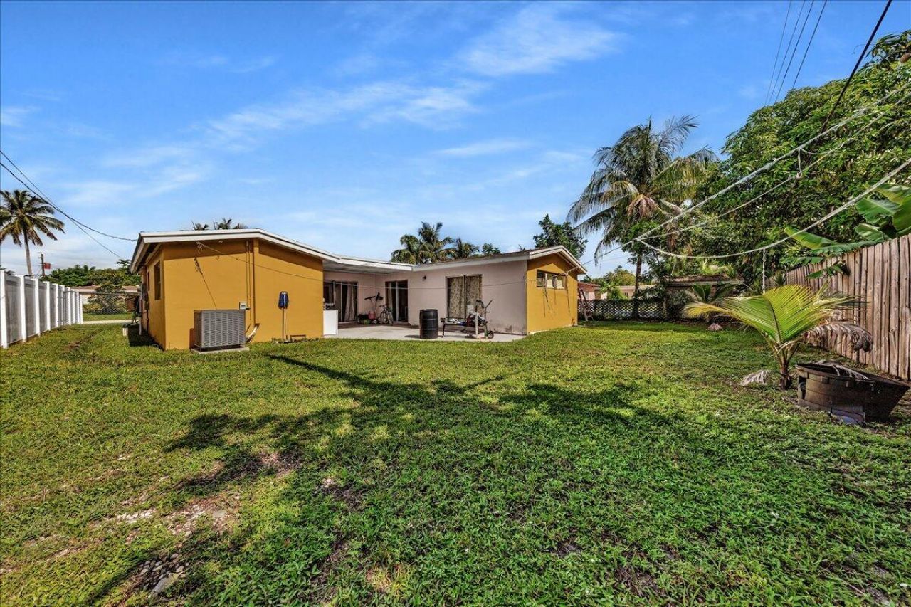 3560 NW 34th Way, Lauderdale Lakes, FL 33309 Photo