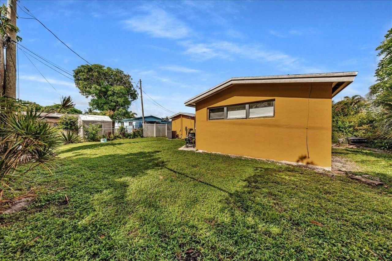 3560 NW 34th Way, Lauderdale Lakes, FL 33309 Photo