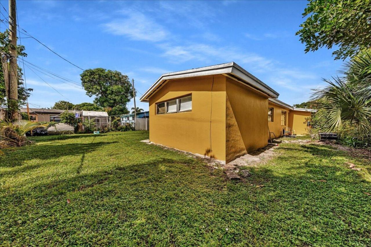 3560 NW 34th Way, Lauderdale Lakes, FL 33309 Photo