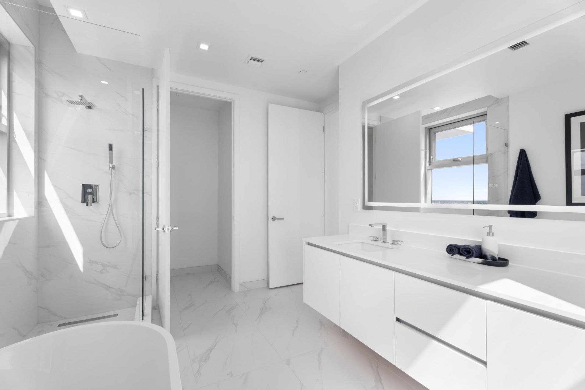 220 Lake Shore Drive, Unit 1523, Lake Park, FL 33403 Photo