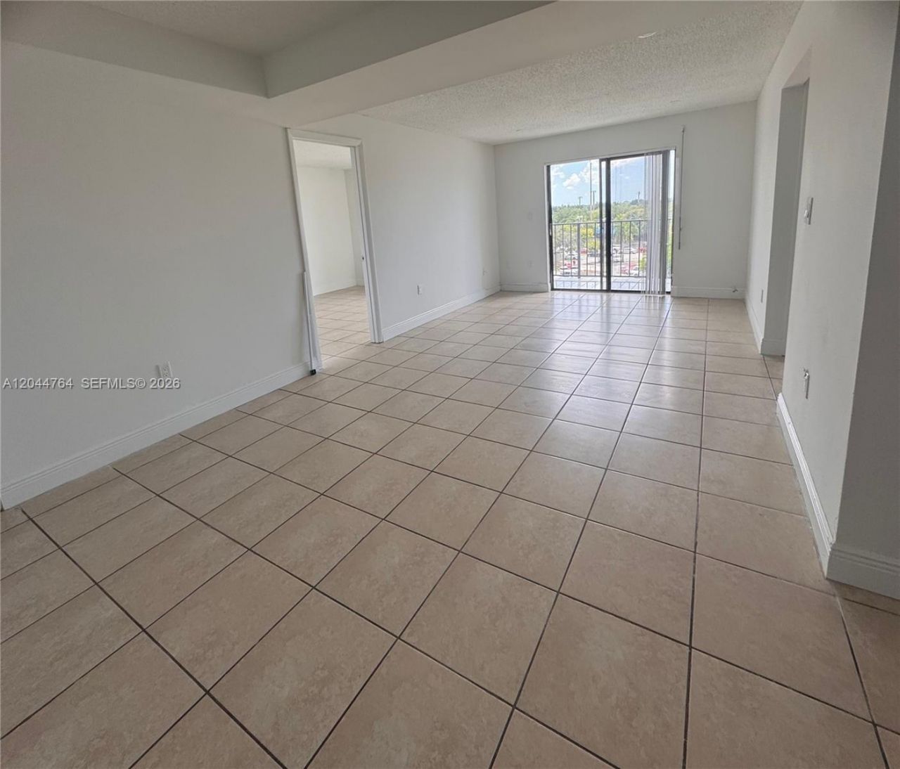 1820 W 53rd St , Unit 517, Hialeah, FL 33012 Photo
