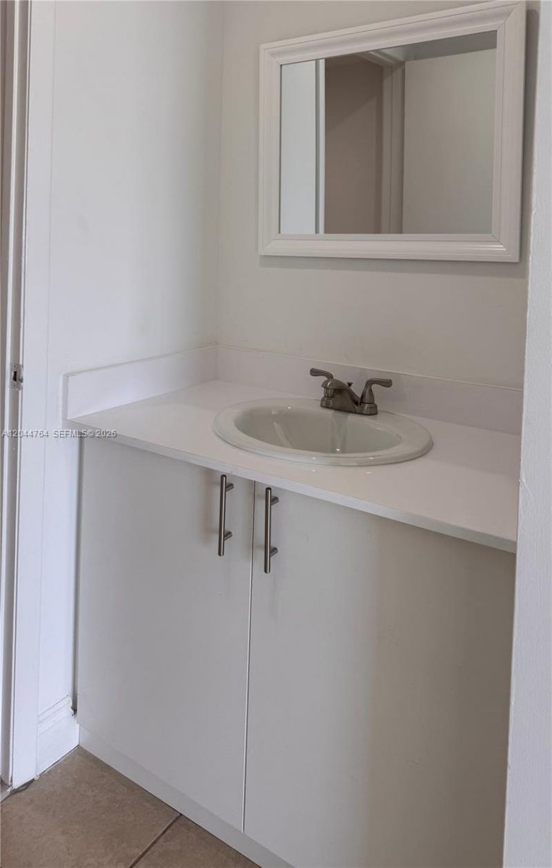 1820 W 53rd St , Unit 517, Hialeah, FL 33012 Photo