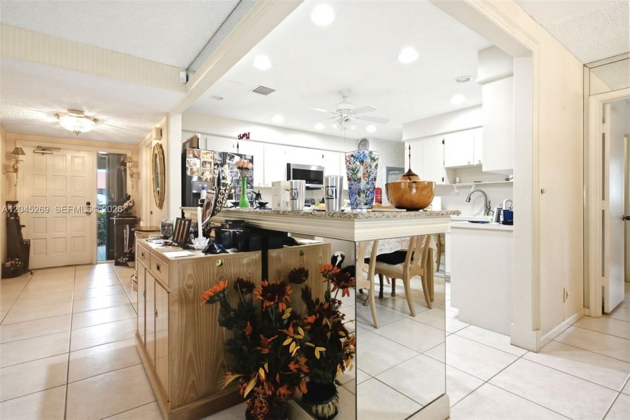 908 Cypress Ter, Unit V57, Pompano Beach, FL 33069 Photo