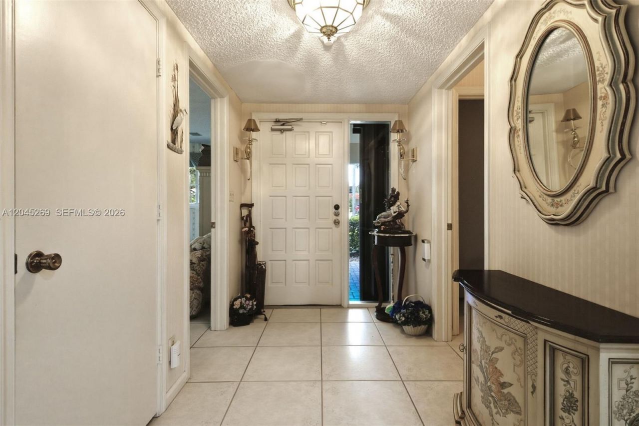 908 Cypress Ter, Unit V57, Pompano Beach, FL 33069 Photo