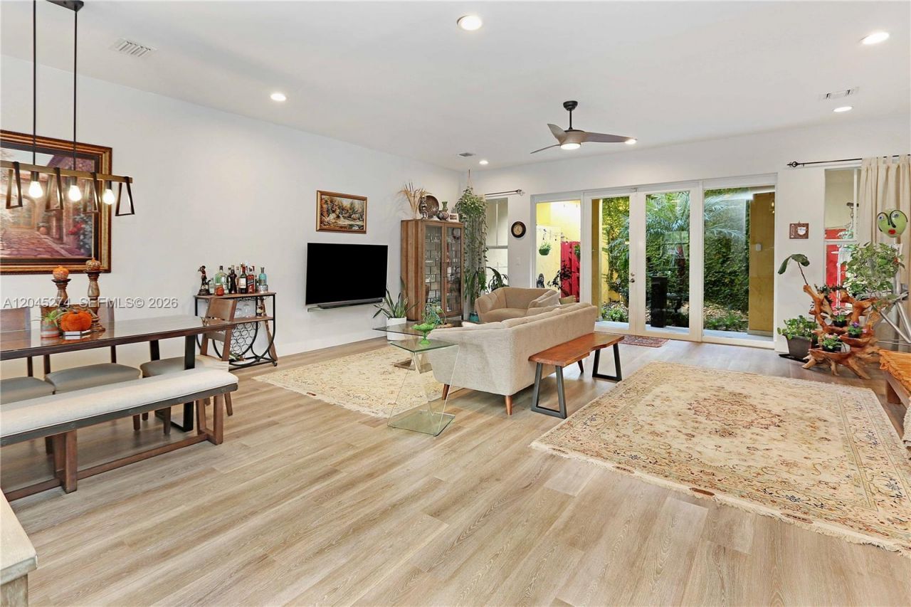 1619 Harrison St , Hollywood, FL 33020 Photo