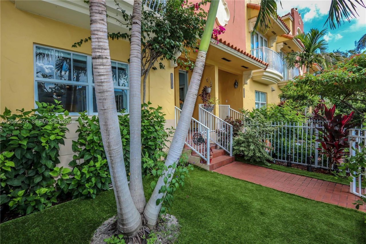 1619 Harrison St , Hollywood, FL 33020 Photo