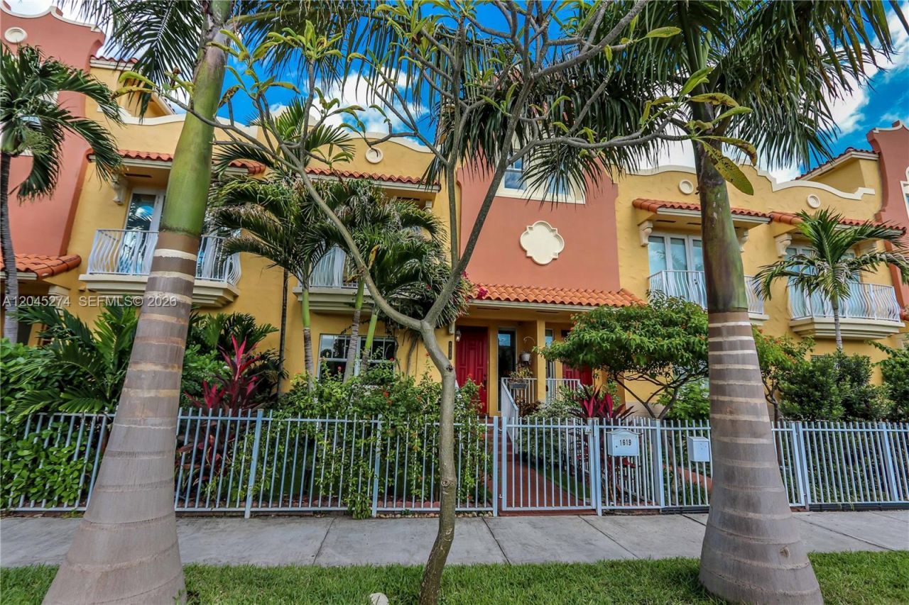 1619 Harrison St , Hollywood, FL 33020 Photo