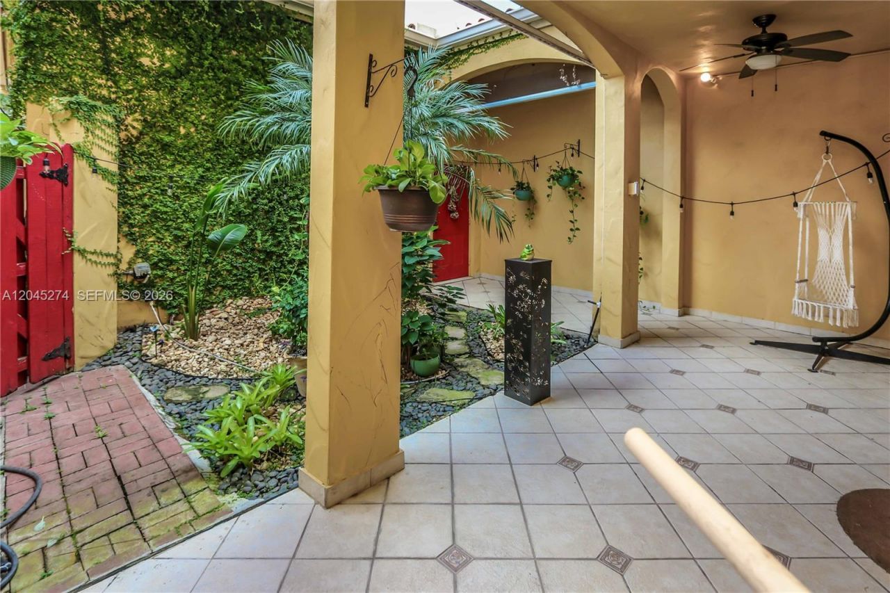 1619 Harrison St , Hollywood, FL 33020 Photo