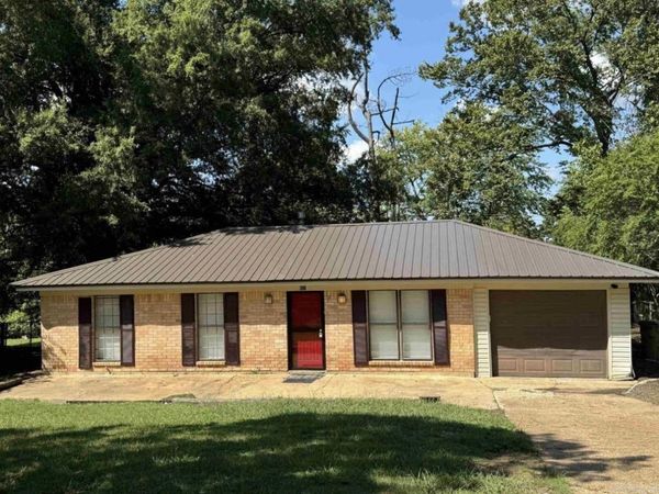 921 Driftwood , Forrest City, AR 72335