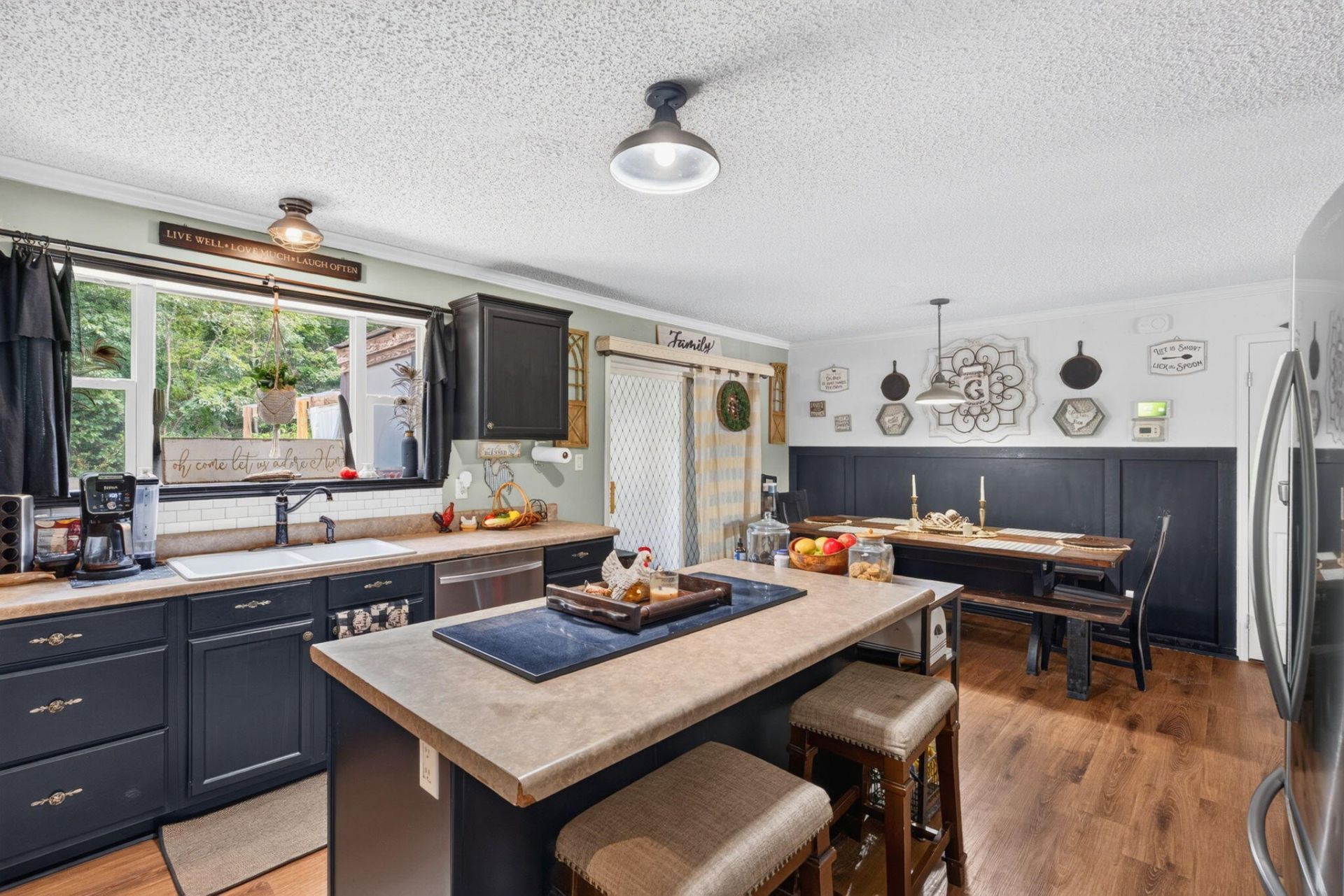 146 Glen Street Photo 13