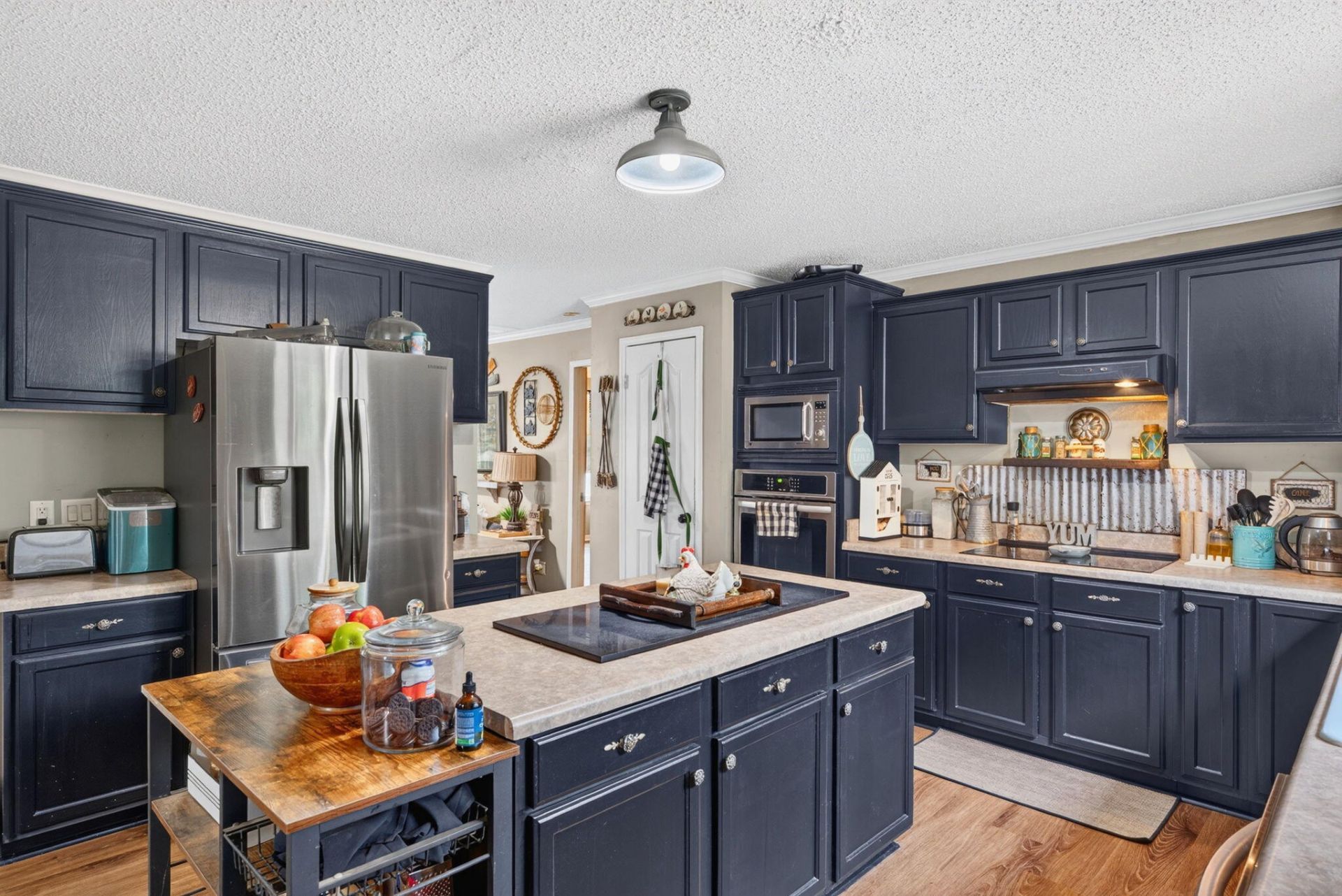 146 Glen Street Photo 14