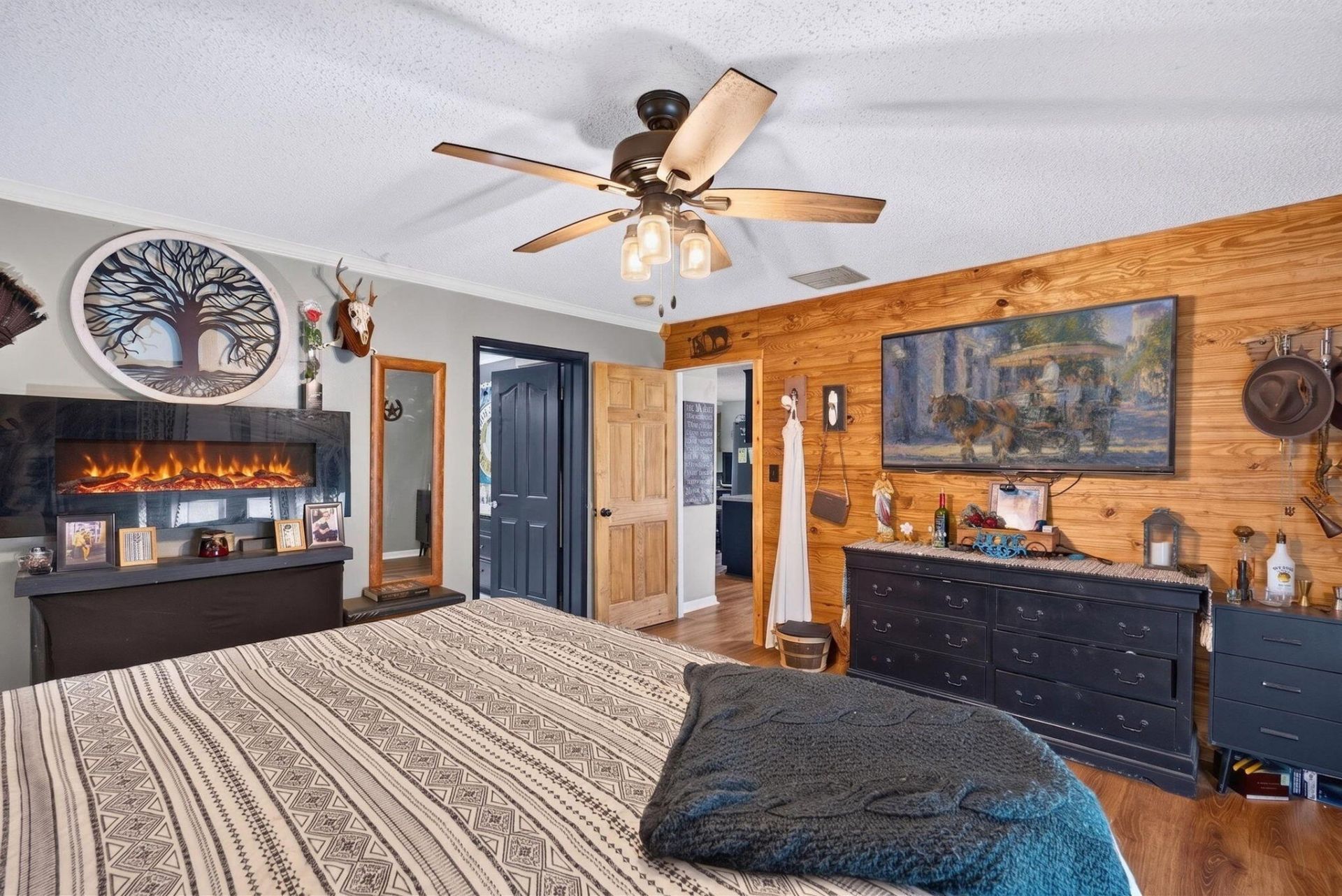 146 Glen Street Photo 17