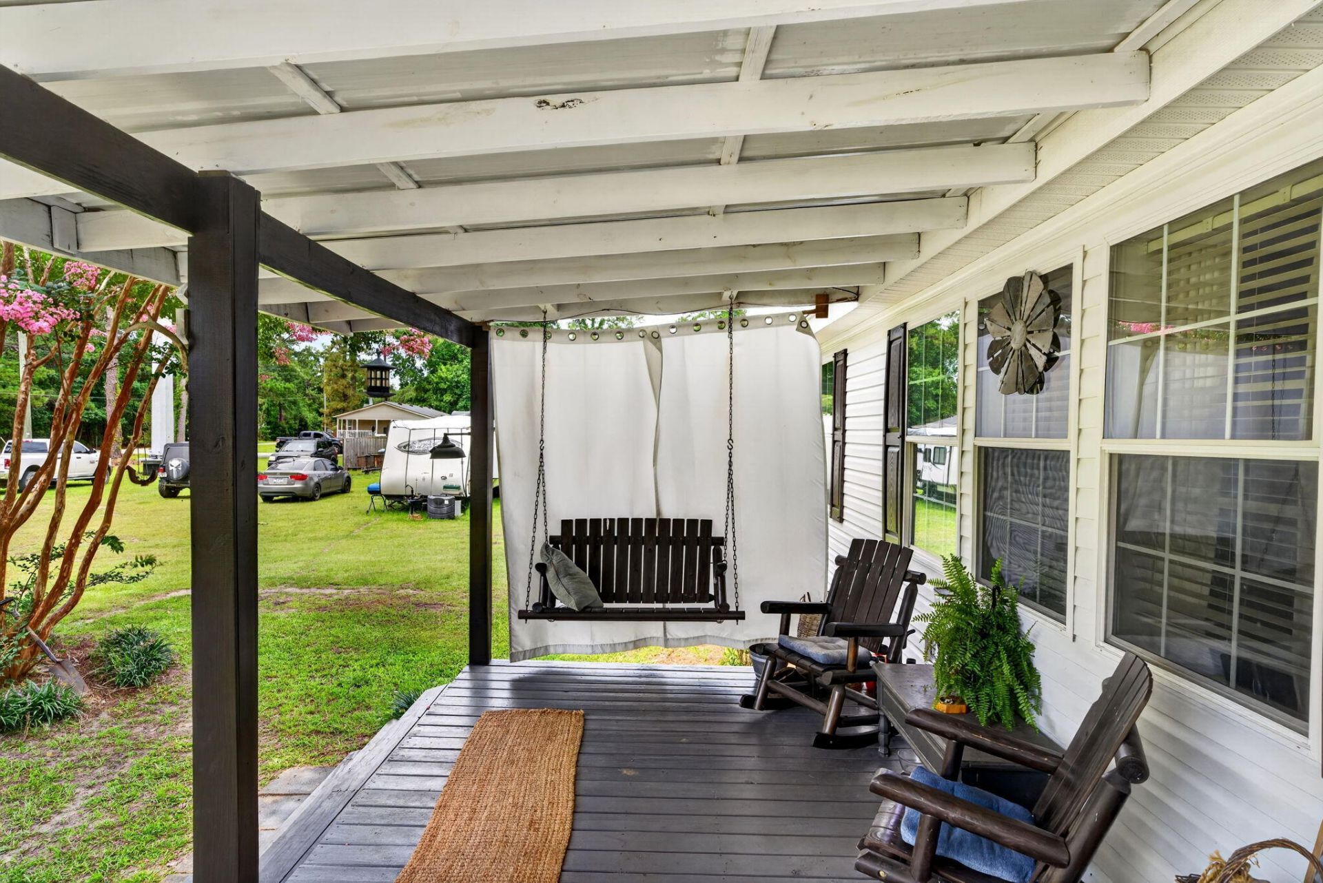 146 Glen Street Photo 4