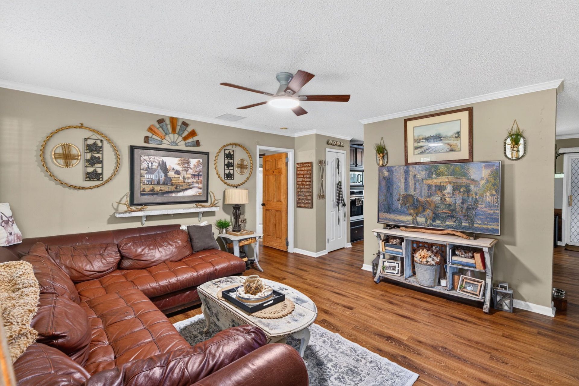 146 Glen Street Photo 7