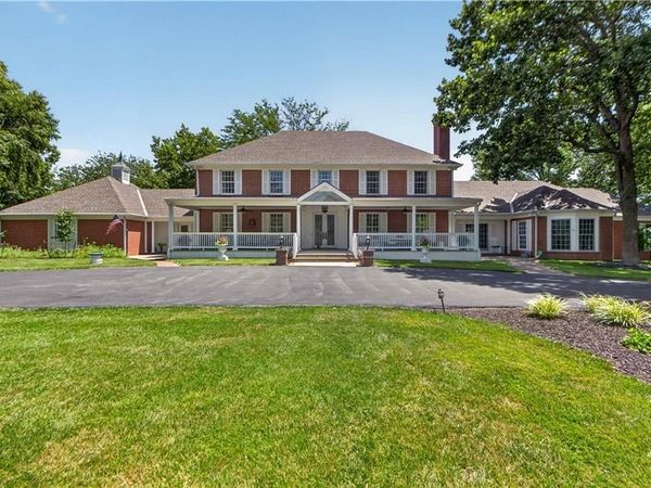 1815 Pine Ridge Road, Leavenworth, KS 66048