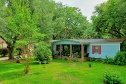 108 Water Way photo 4
