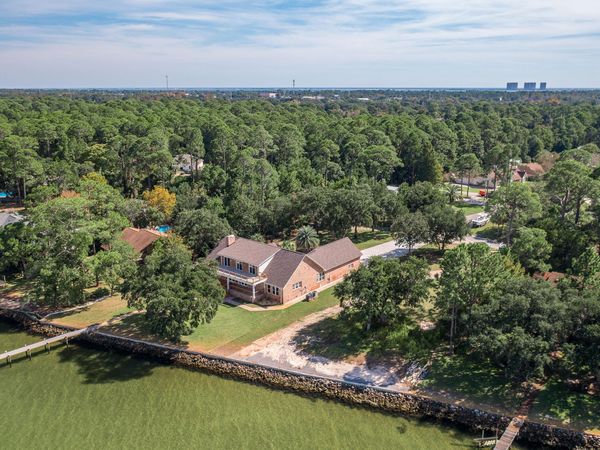 1552 Whisper Bay Boulevard, Gulf Breeze, FL 32563