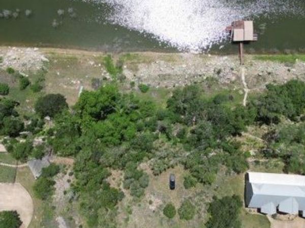 1909 Performer RD, Spicewood, TX 78669