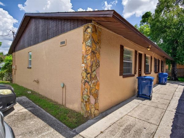 8407 N 10TH STREET, TAMPA, FL 33604
