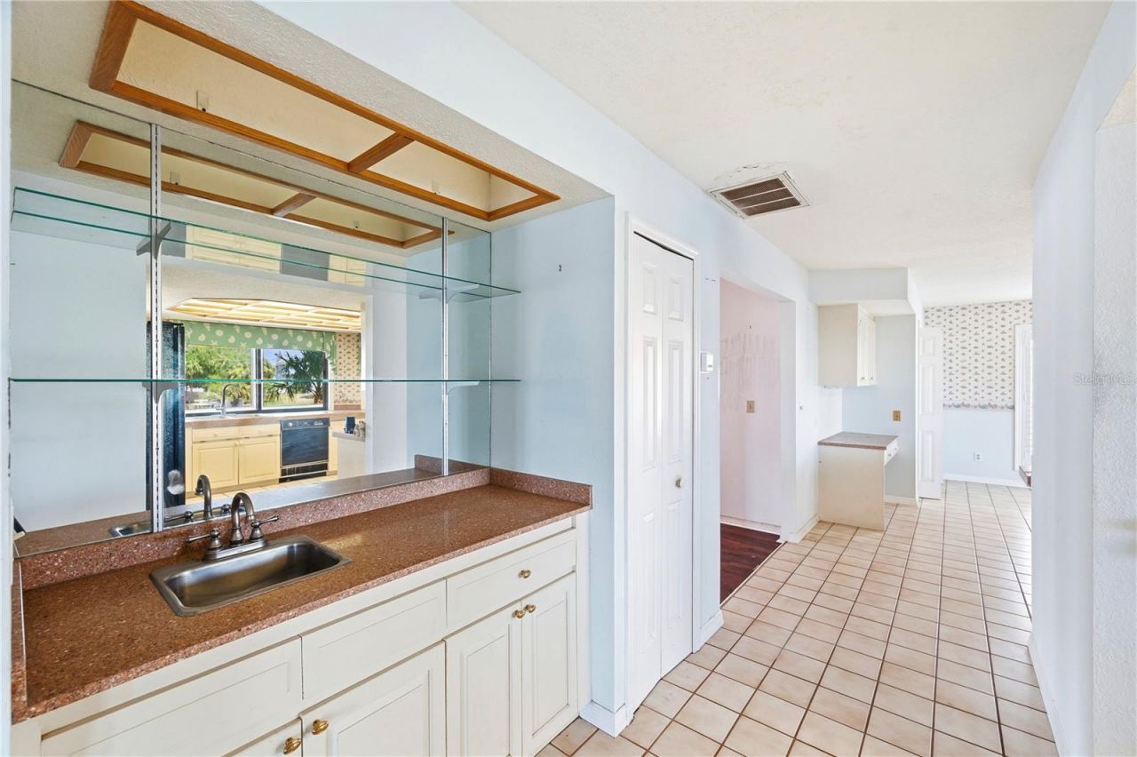 1136 3rd Avenue S, Tierra Verde, FL 33715 Photo